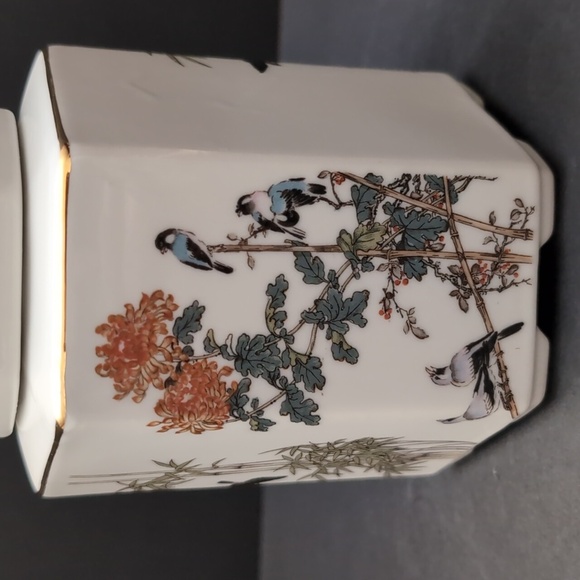 Vintage Porcelain Hexagon, Japanese Lidded Tea Caddy/Jar. - Picture 4 of 13